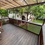 Free Parking Music And Garden Apartment *