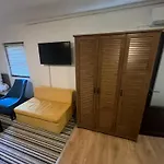 Free Parking Music And Garden Apartment *