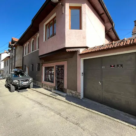 Free Parking Music And Garden *