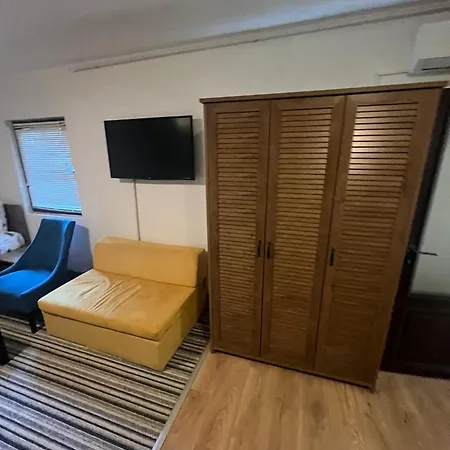 Music And Garden Apartment *